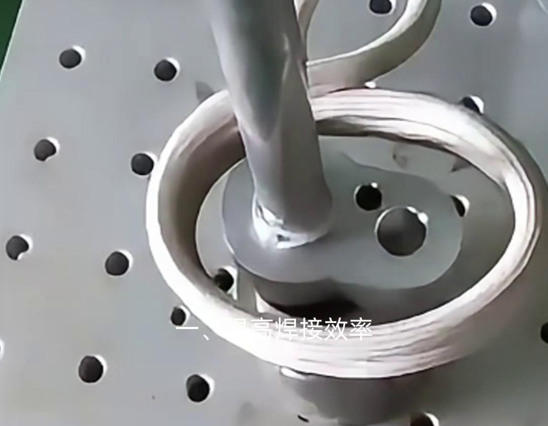 鋁件焊接設(shè)備中，手持式高頻焊機(jī)是一種適用于鋁管焊接的高效、便捷的焊接工具