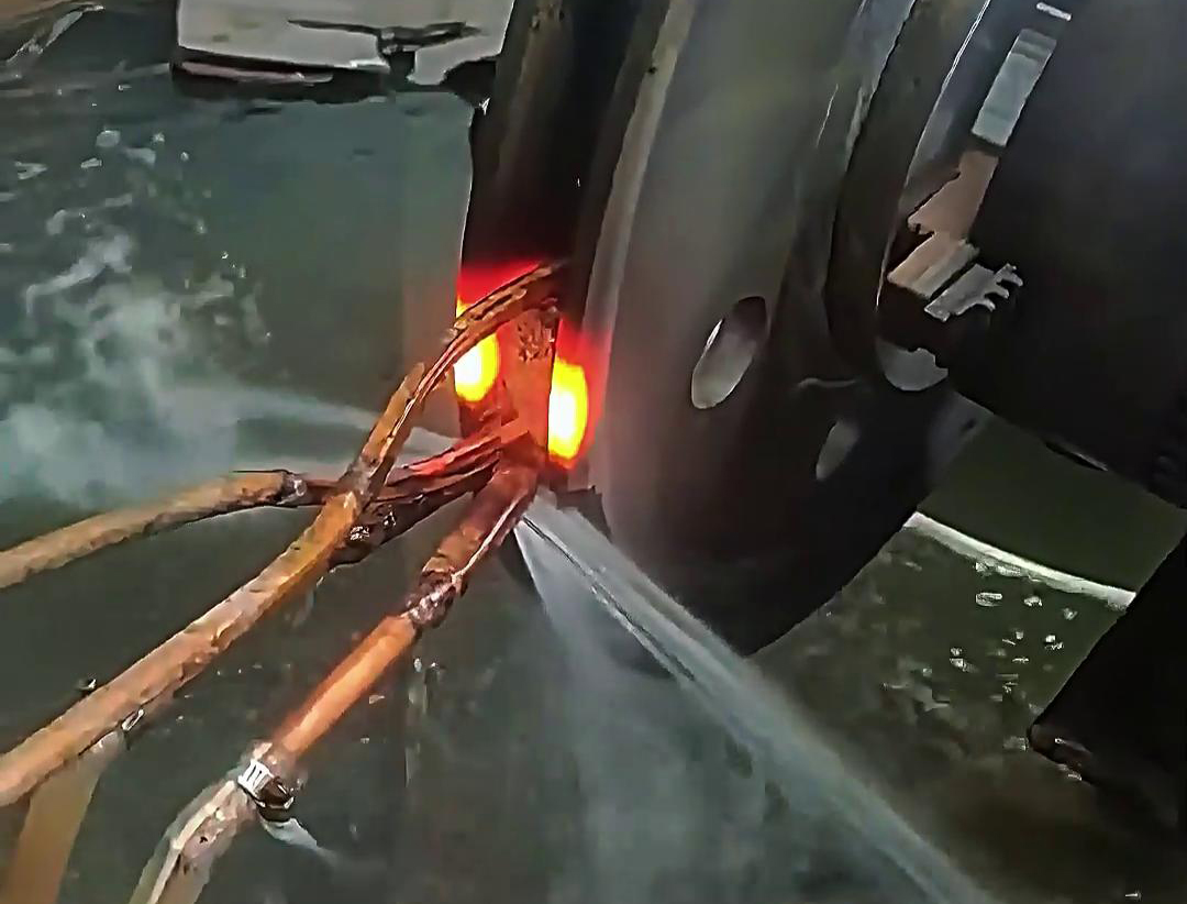 卷揚(yáng)機(jī)卷筒繩槽、提升絞車?yán)K輪槽等部件高頻淬火處理
